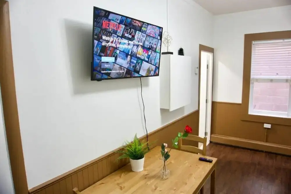 Affordable Apartment w Parking Location Coffee