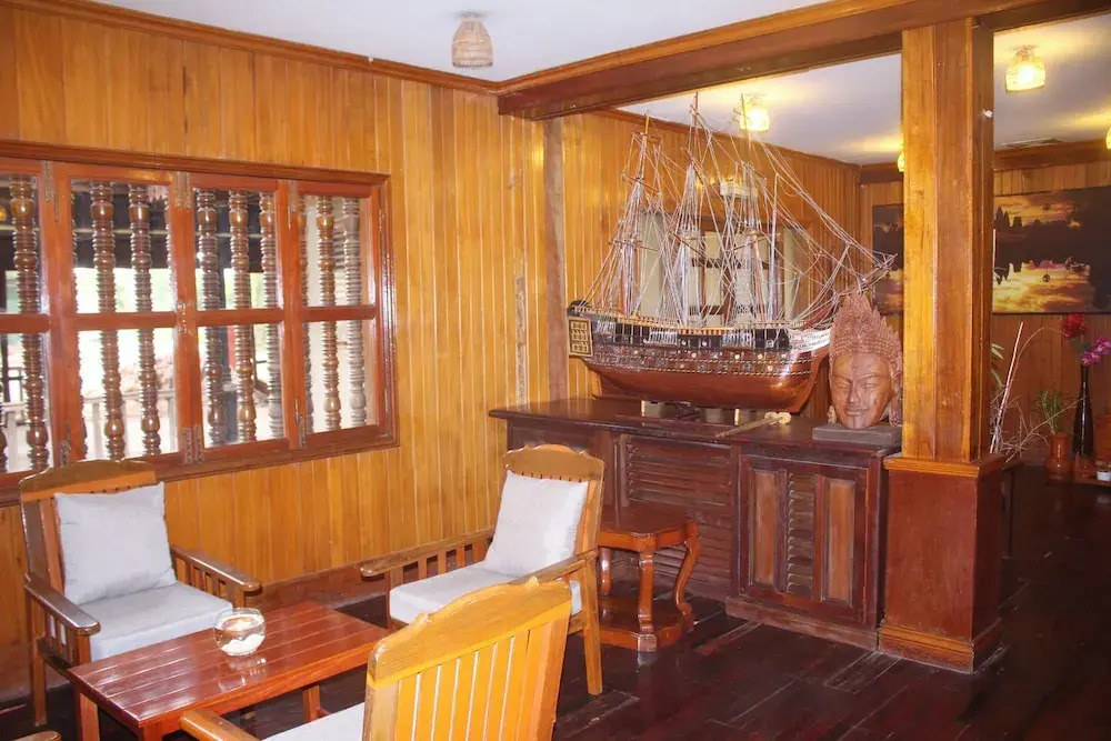 Suryavara Residence Hotel