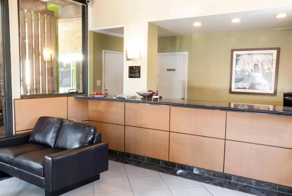 Glenrrock Inn And Suites