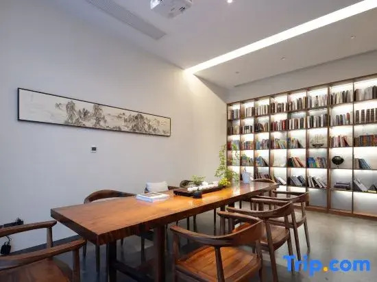 Wuyuan Mountain Tongyuan Light Luxury Holiday Meisu (Guling Scenic Area Branch)