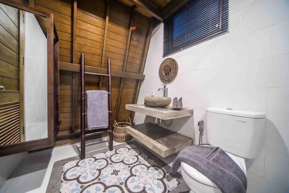 Rumah Kayu Tatiya Villa