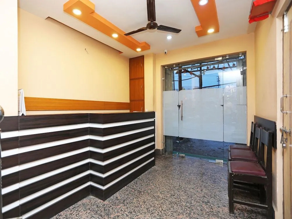 OYO 16058 Classic Inn