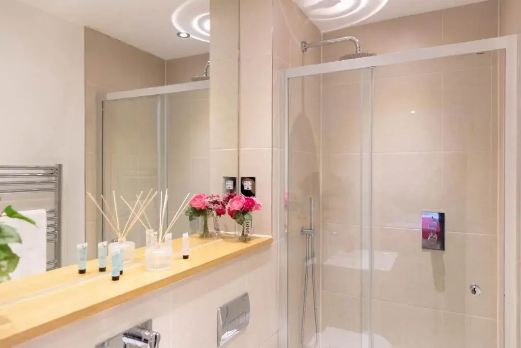 City Centre Penthouse with Terrace 5 mins walk to Colleges & Sleeps 6