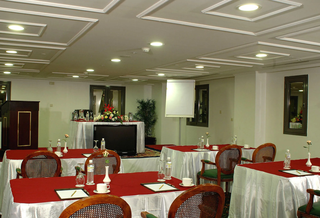 Отель Shaza Regency Plaza Al Madinah