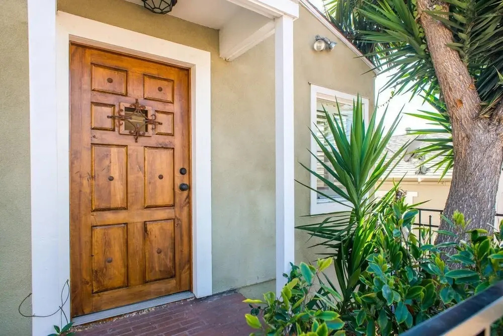 Charming 3br/2ba Craftsman Home by Domio