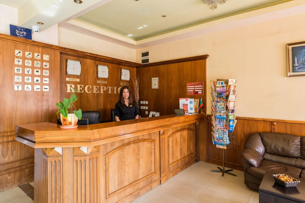 Avenue Hotel