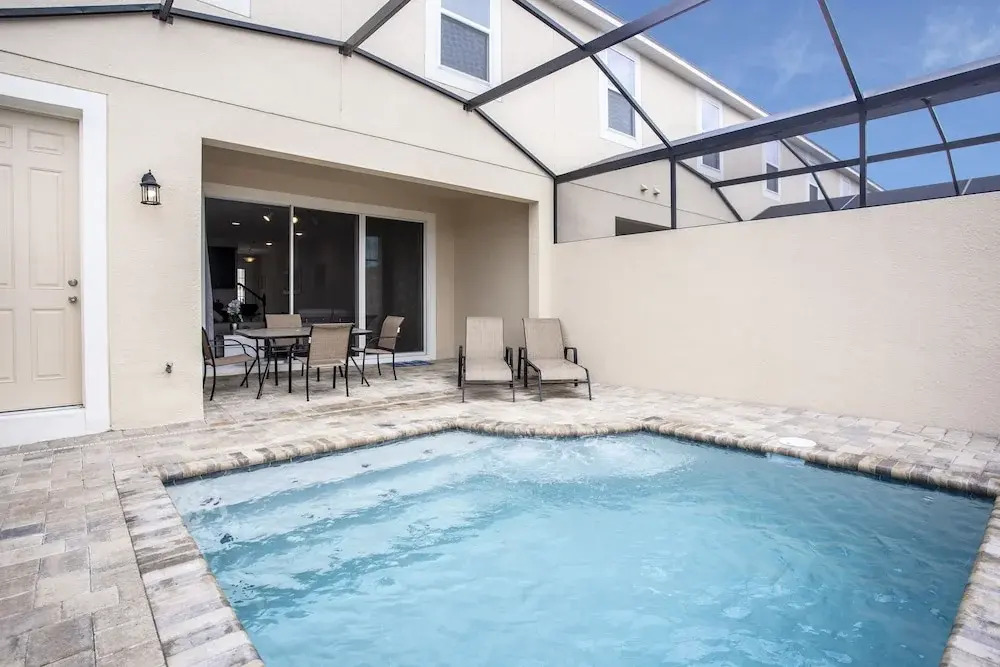 1557 Solara Resort 63253/63383