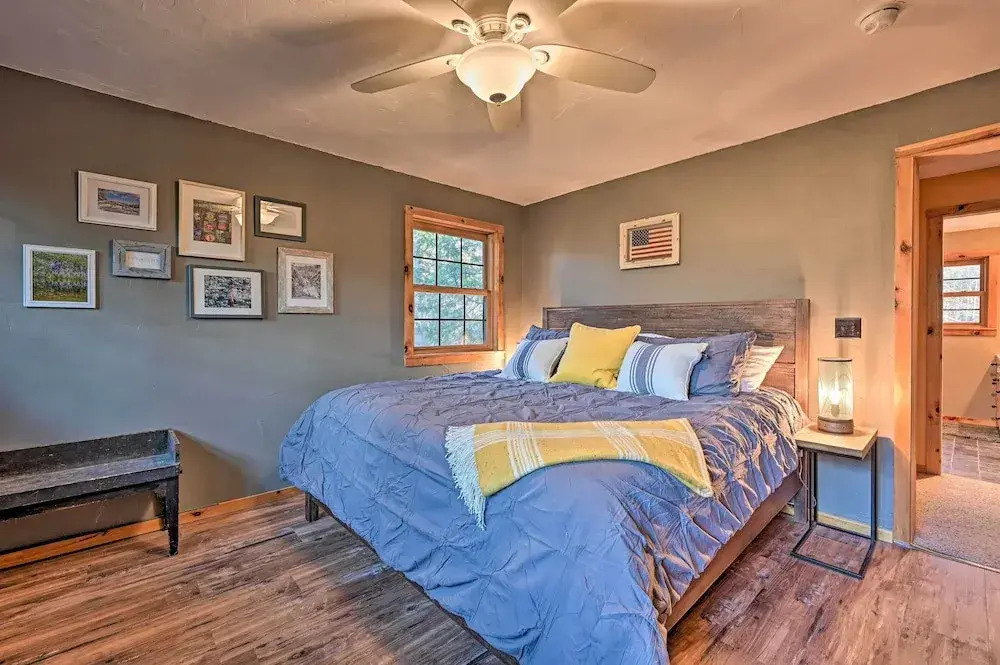 Log Cabin in Wilmington w/ New Hot Tub By Skiing!