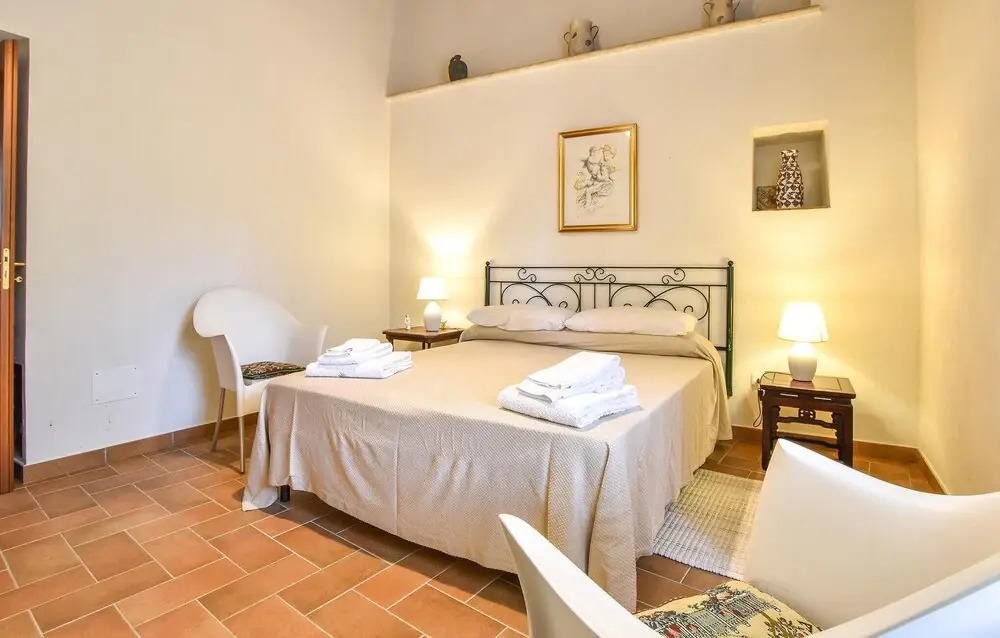 Awesome Home in Corleone With Wifi and 2 Bedrooms