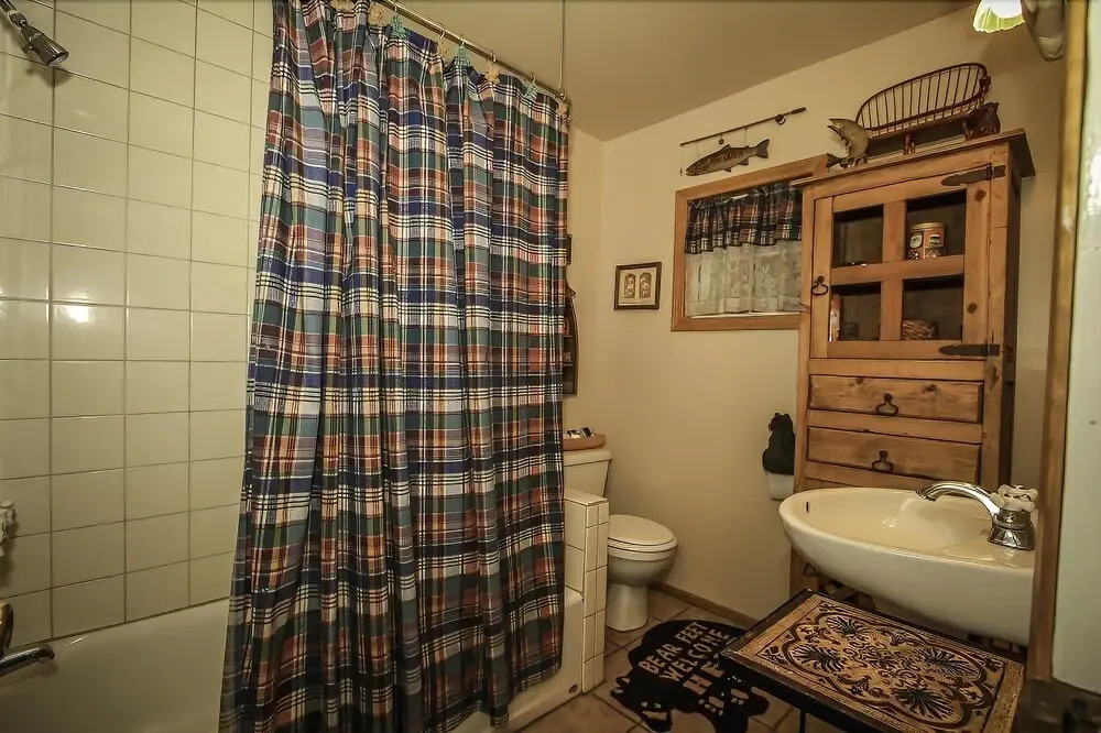 Ponderosa - 2 Br home by RedAwning