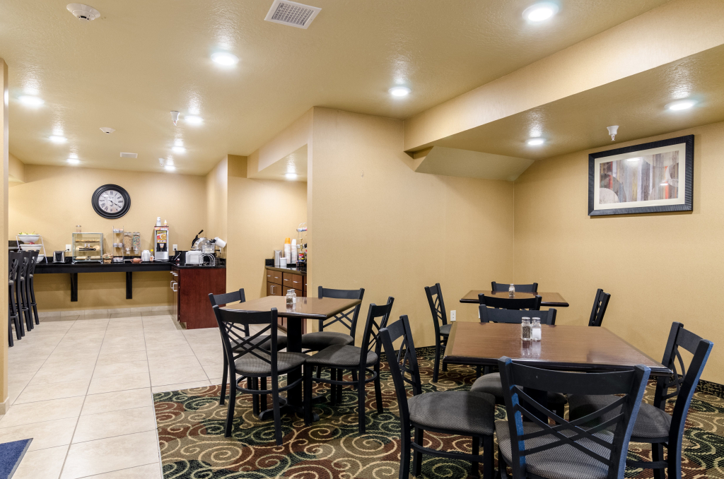 Cobblestone Inn & Suites - Cambridge