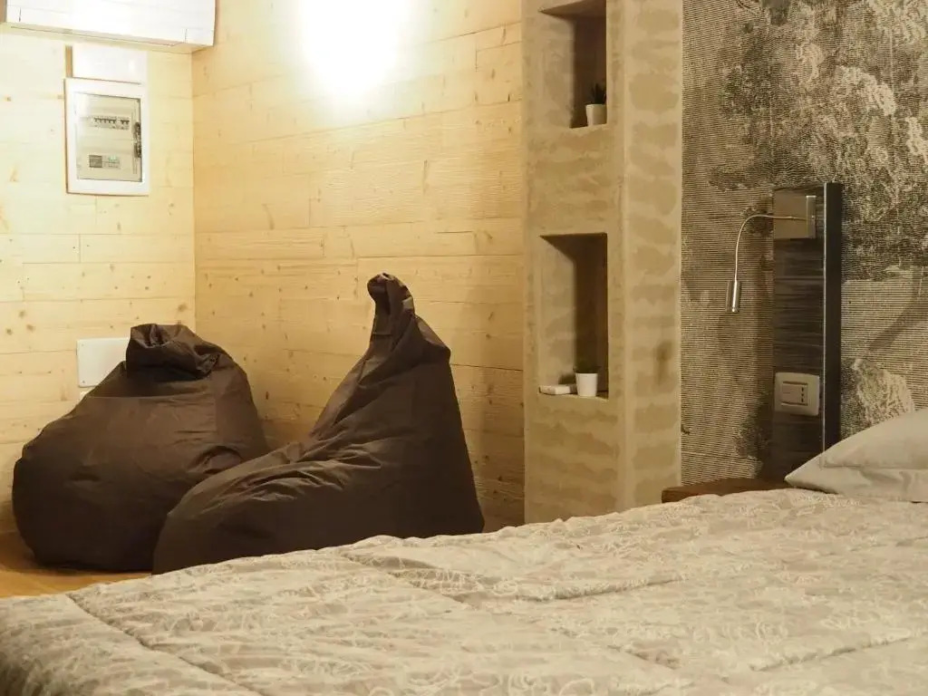 Virasol in Citta, Camera Nuvole (Adults Only)