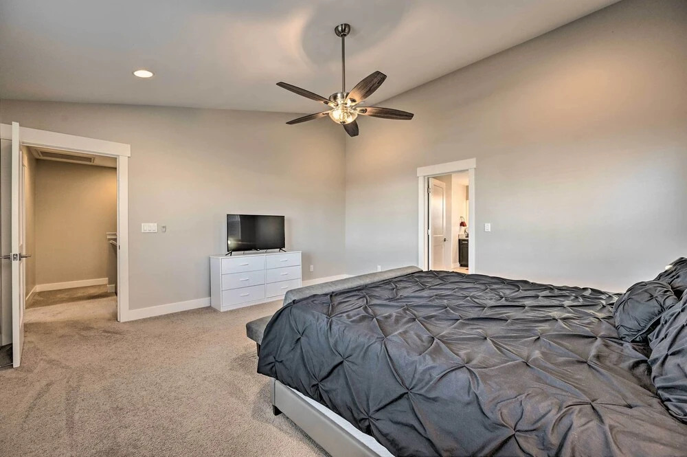 Spacious Flagstaff Home with Fenced Yard and Grill