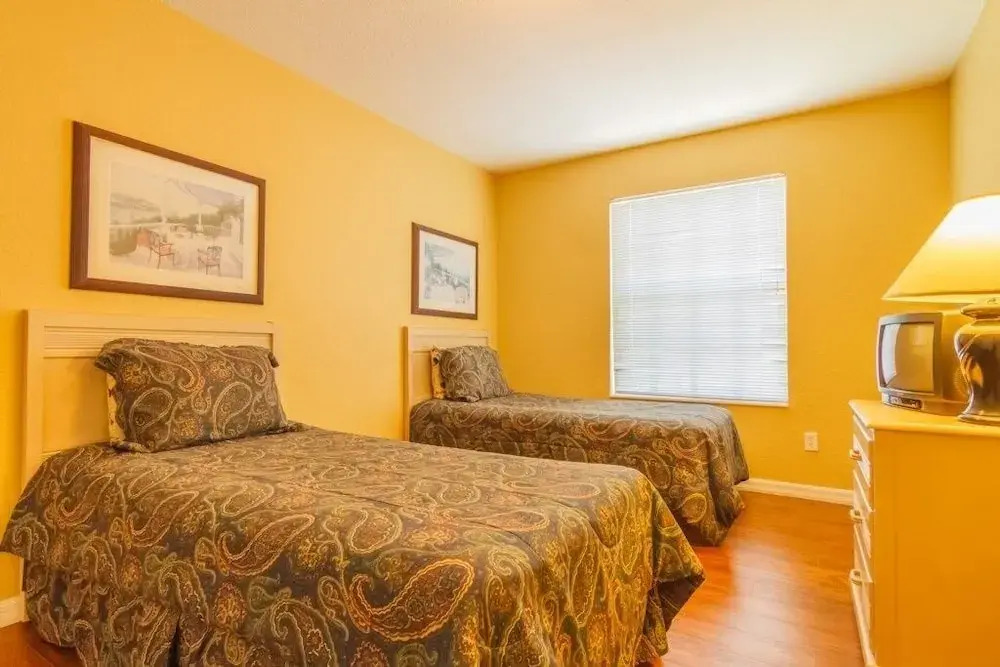 Linda's Pinewood Villa 4 Bedroom Home