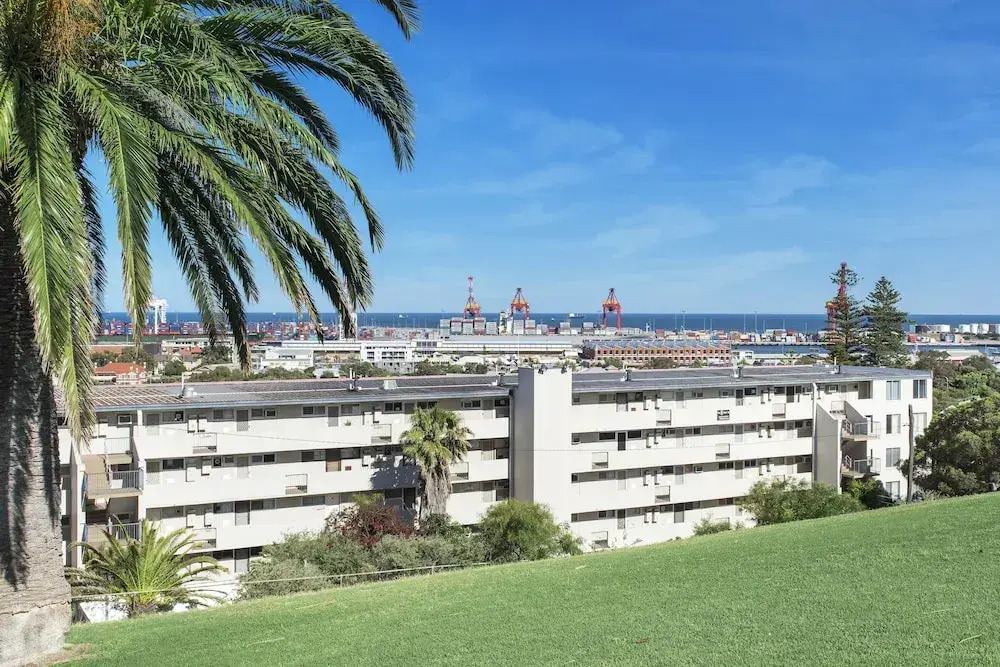 Studio 412 - ocean and sunset views on a budget