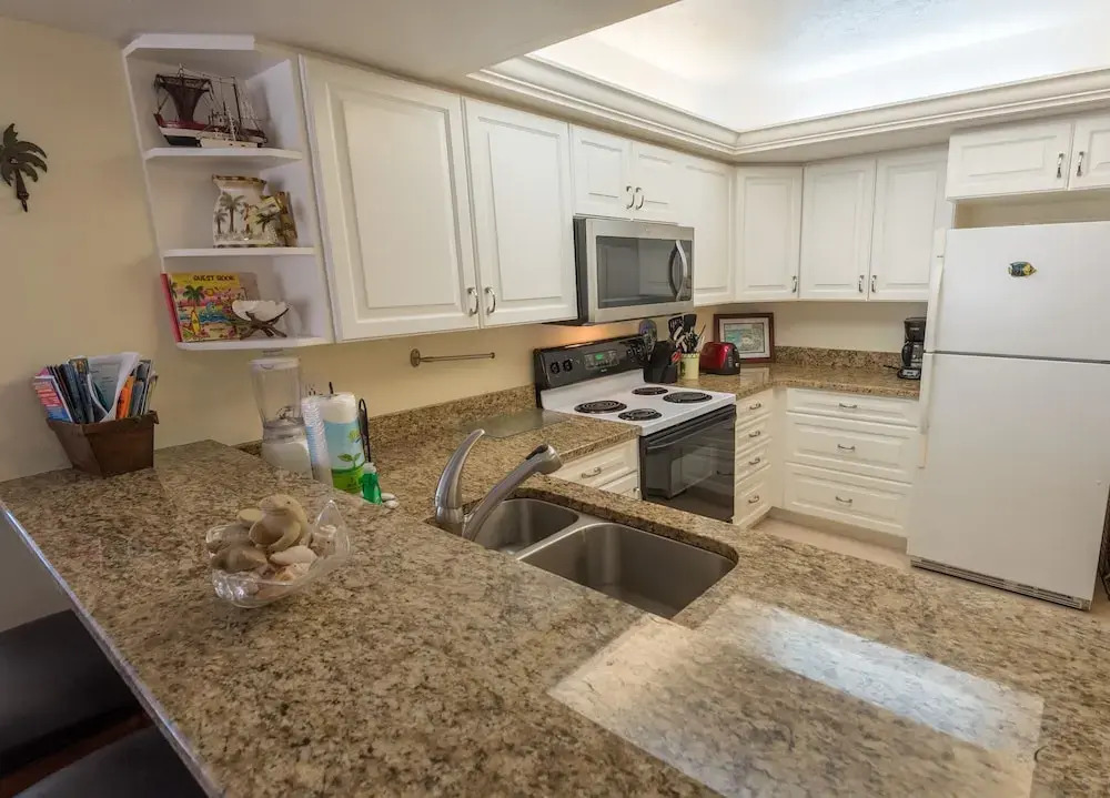 Anna Maria Island Club 20