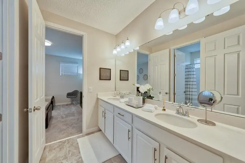 H2u - Penelope Pitstop - So9047 5 Bedroom Home