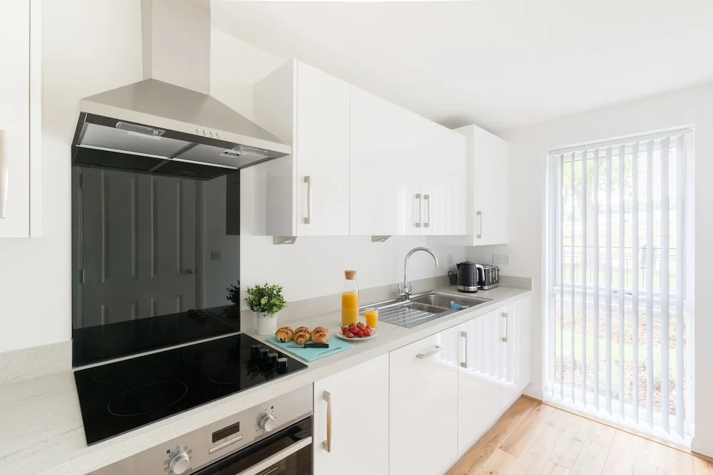 Sherlock Modern Home by Svelte Living