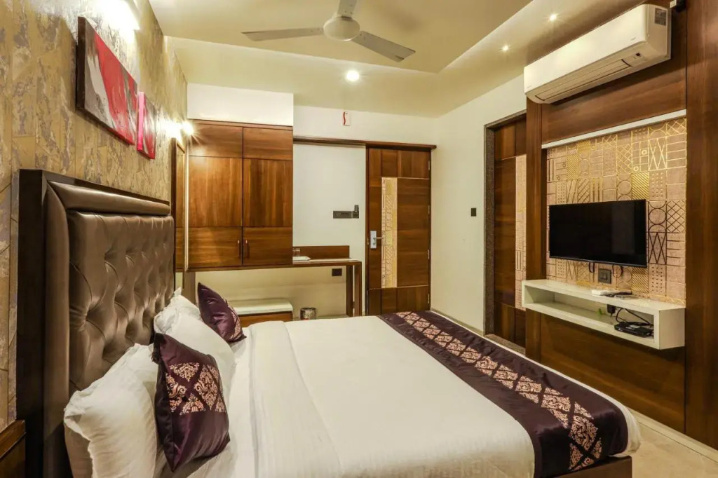 Blisss Hotel, Kolhapur