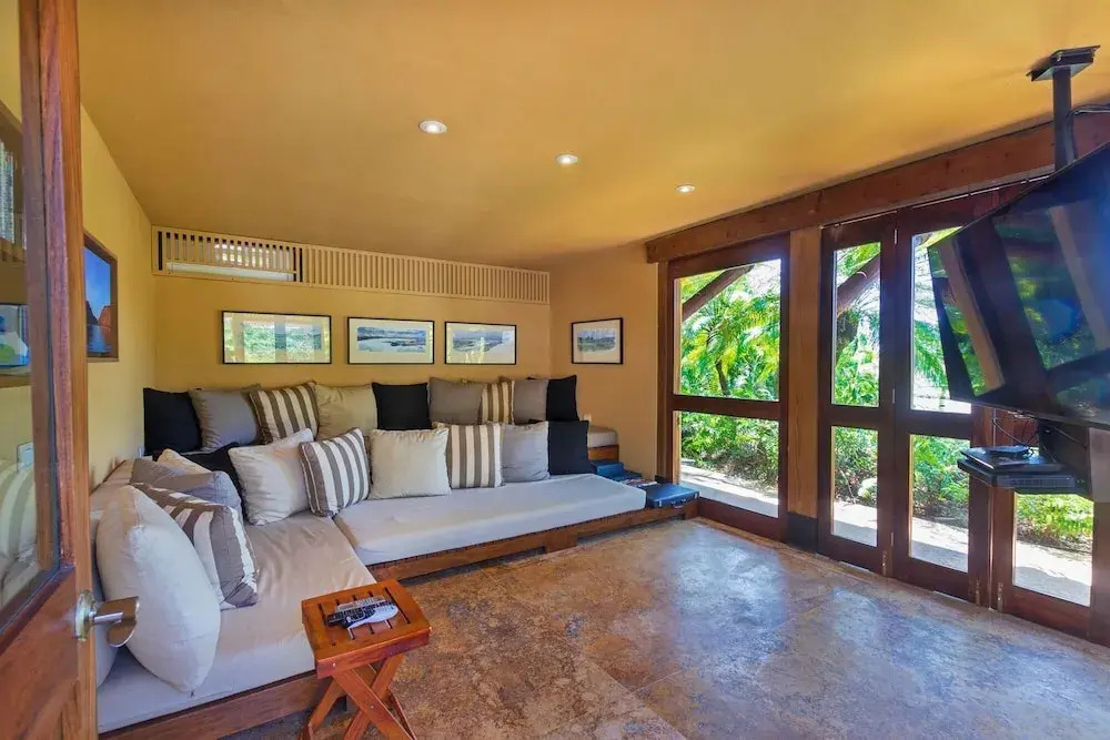 Sunny Vacation Villa 45