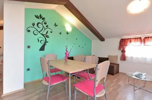Apartment 1355