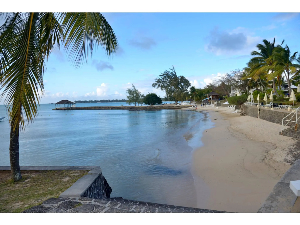Mon Choisy Beach R