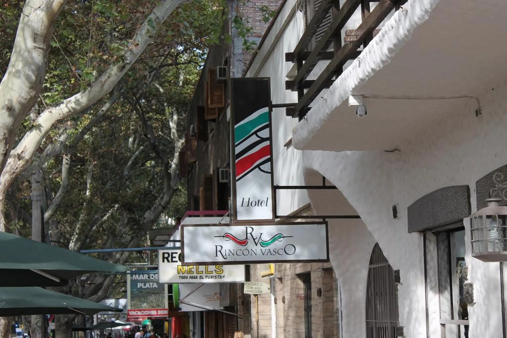 Alma Mendoza Hotel