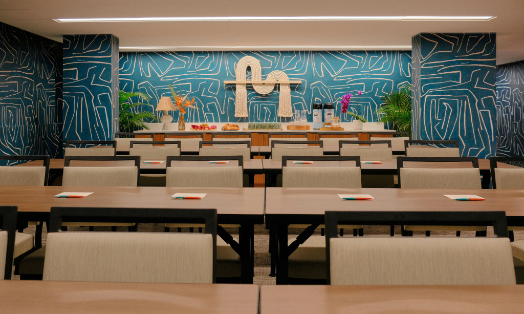 The Ambassador Hotel of Waikiki, Tapestry Collection by Hilton