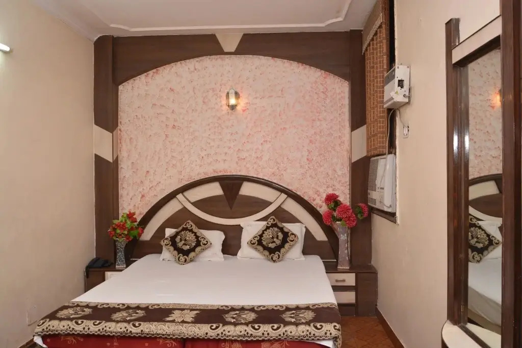 Hotel Yatri International near new delhi railway station center delhi