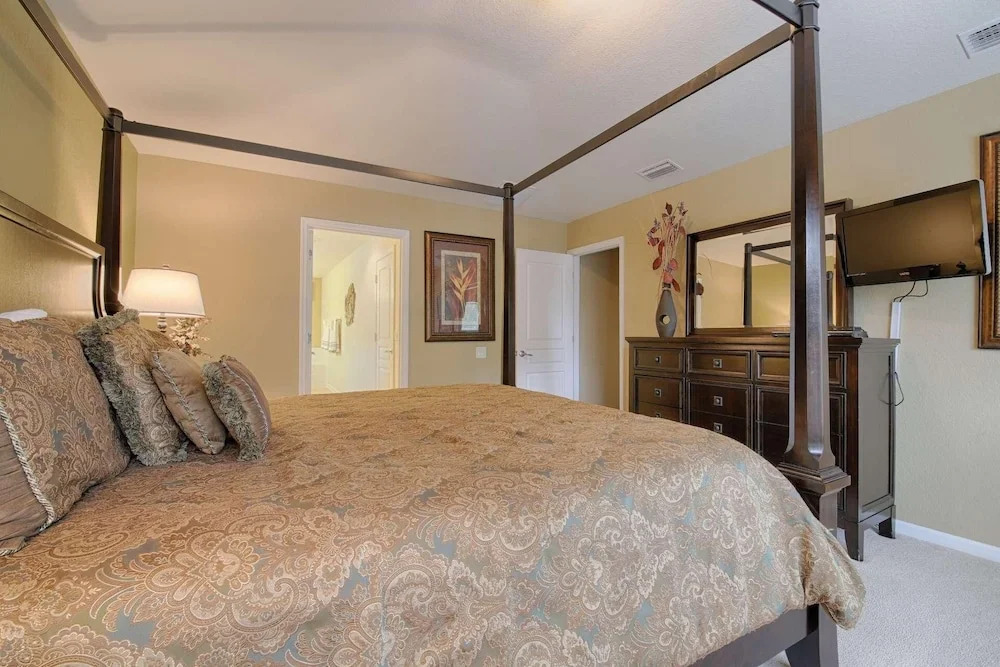 2540 Windsor Hills