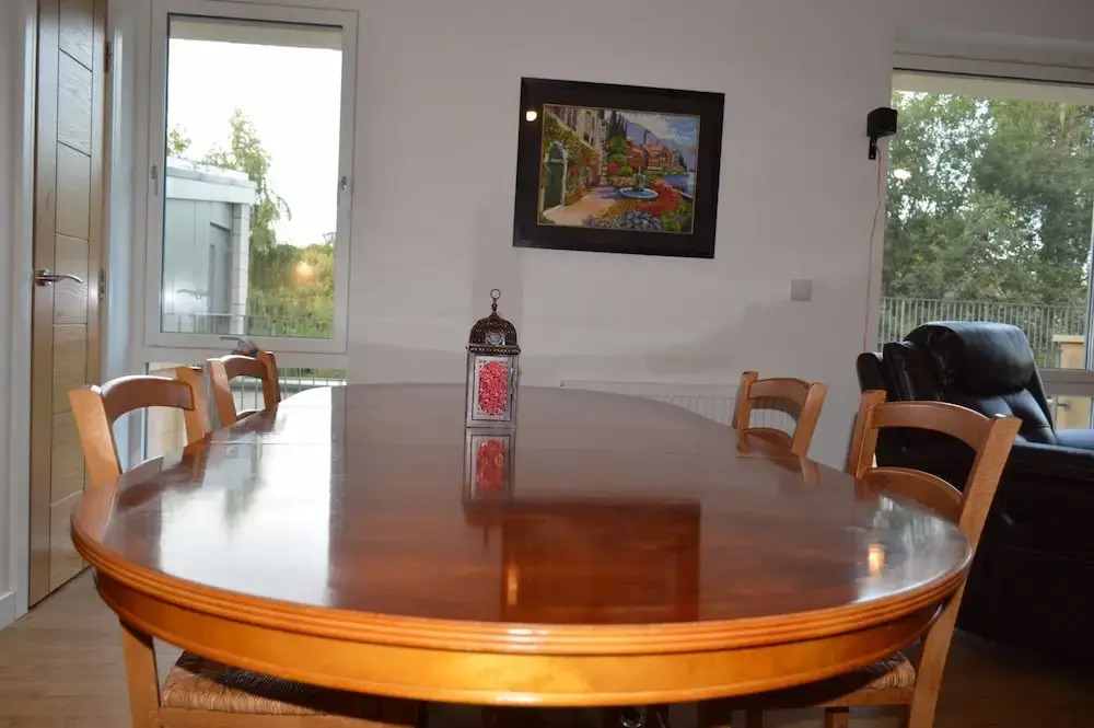 2 Bedroom Ground Floor Flat With Garden