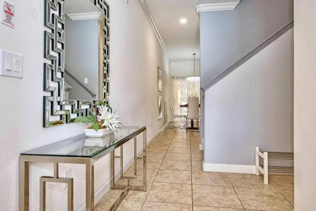 ORLANDO-DISNEY - ENTIRE HOME - 4BD, 3 Baths, WiFi, Private Pool