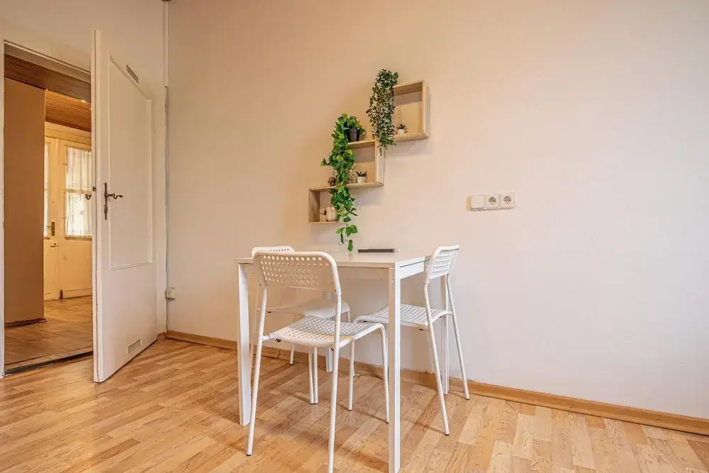 Amazing 1BR-1LR Apt. 7-Min to Stadthalle
