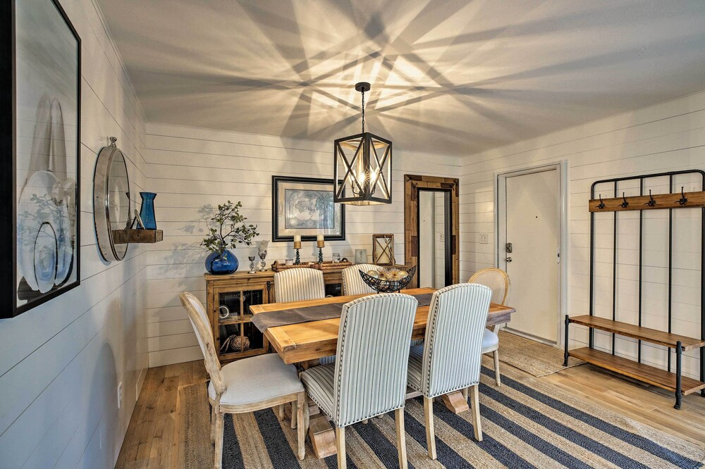 Modern Fort Myers Beach Retreat w/ Pool Access!