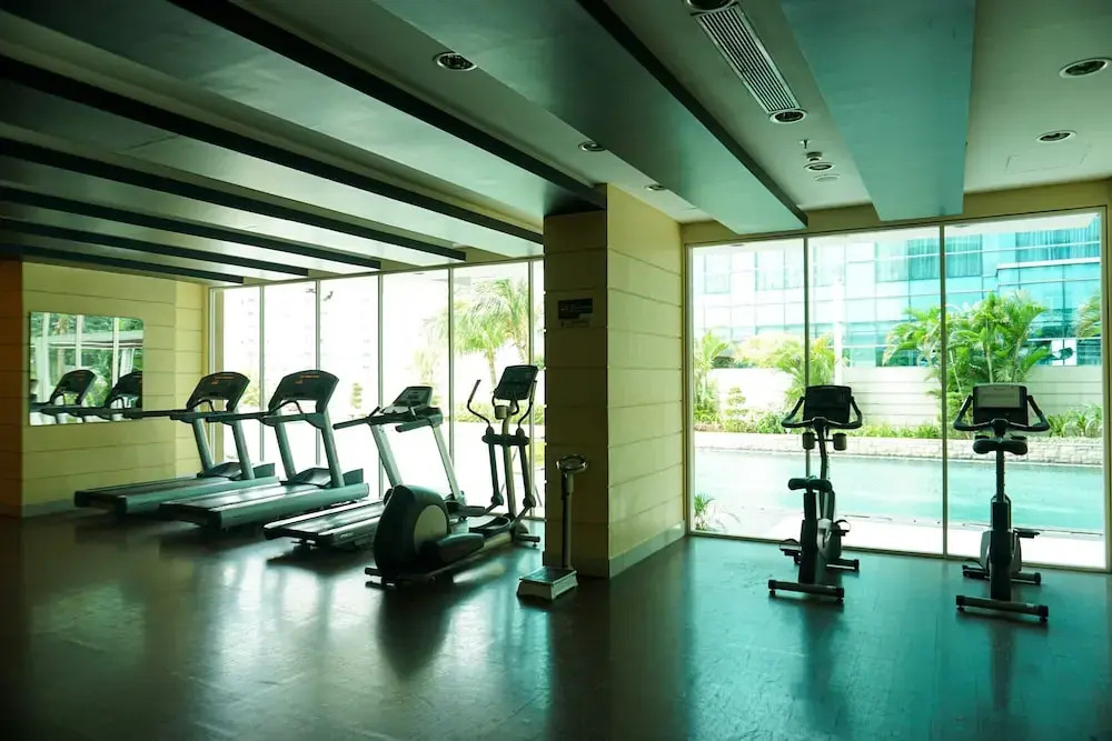 Modern 1BR Good City View Central Park Apartment By Travelio