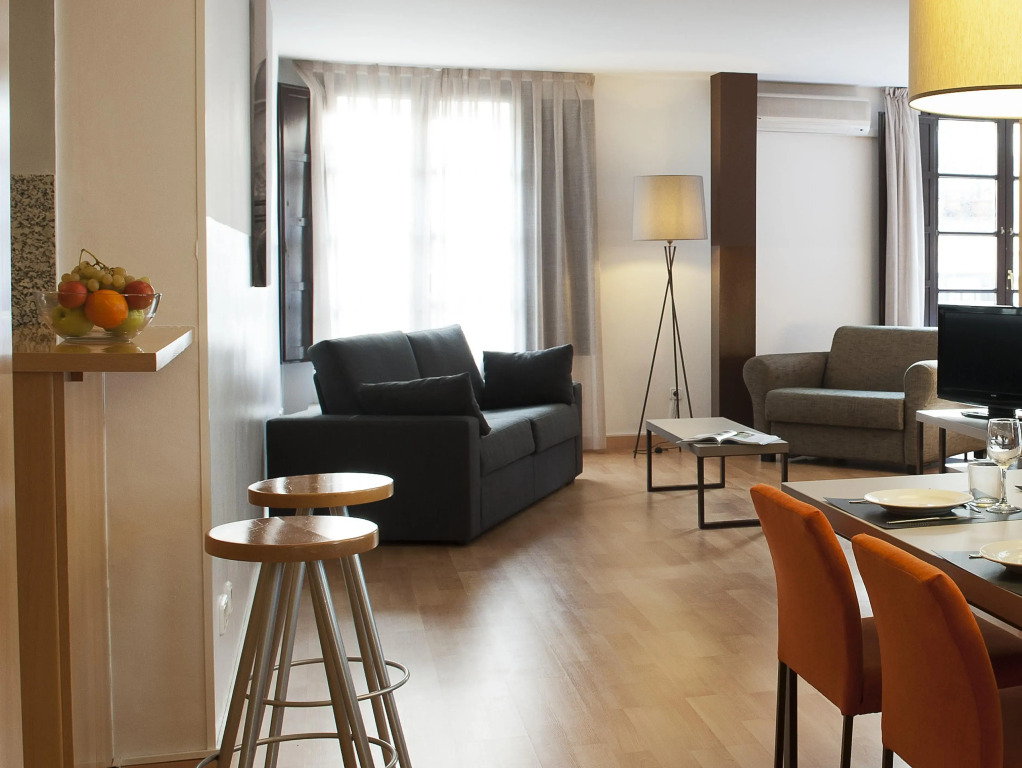 Aspasios Plaza Real Apartments