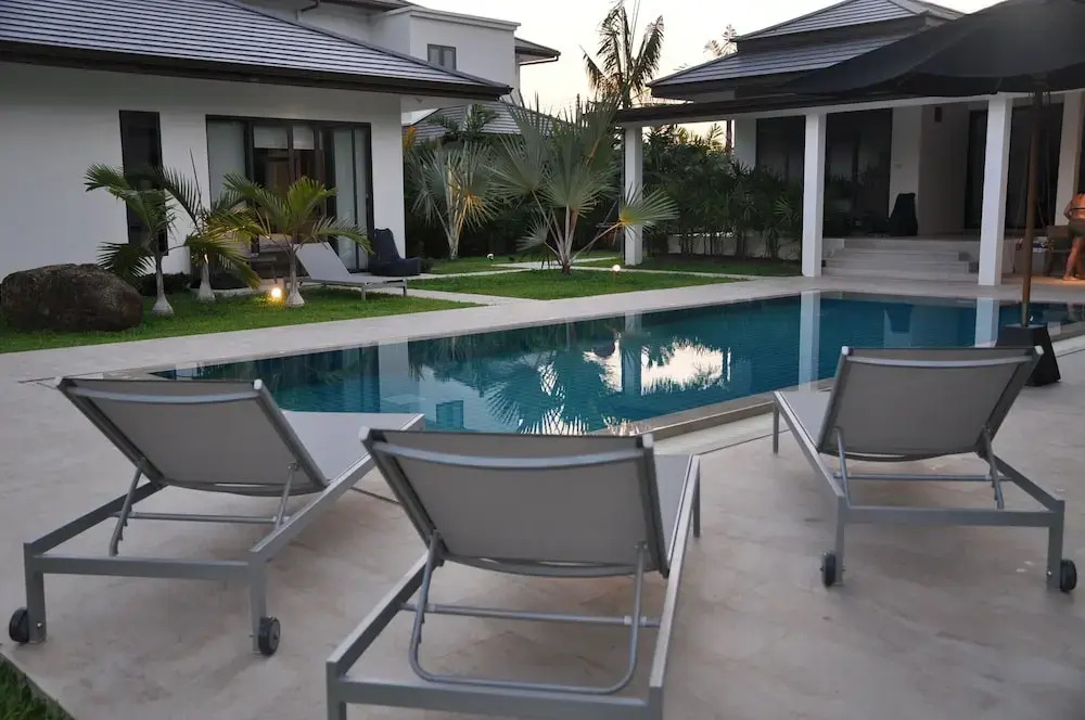 Lagoon Villa