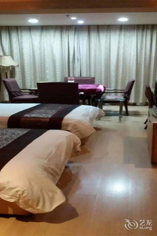 Shidai Wangchao Hotel(咸阳时代王朝大酒店（咸阳湖福园巷子店）)