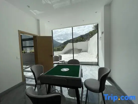 VALATOMS Van Latu Chuyi Homestay (Kangding)
