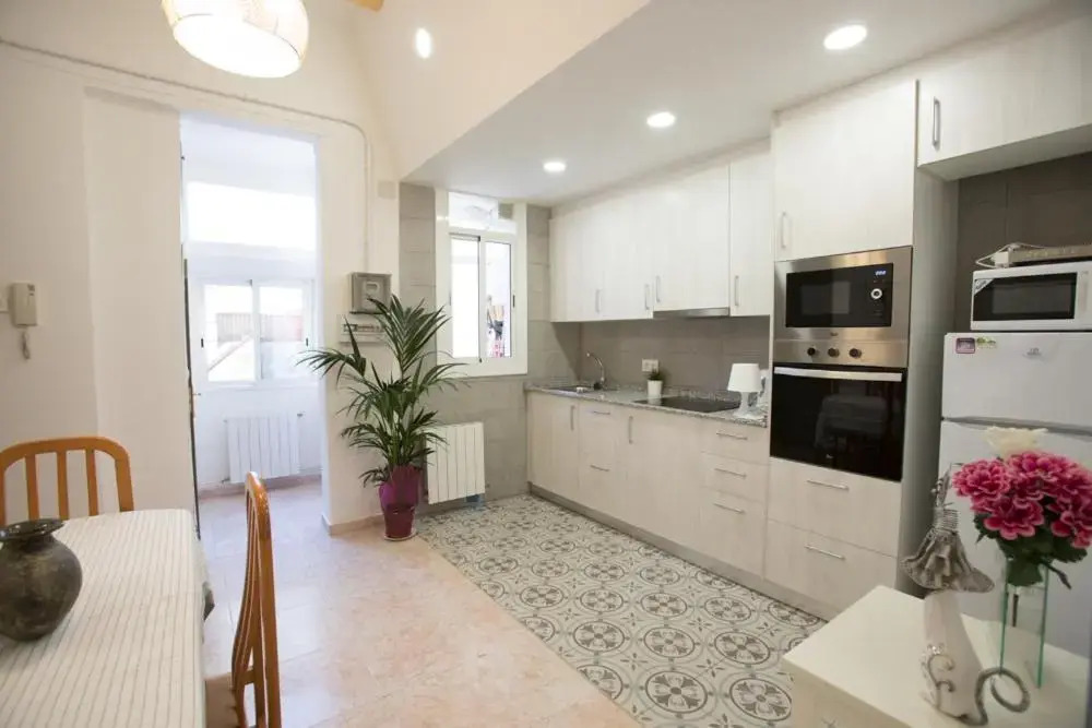 Poble Sec Charming Apartment