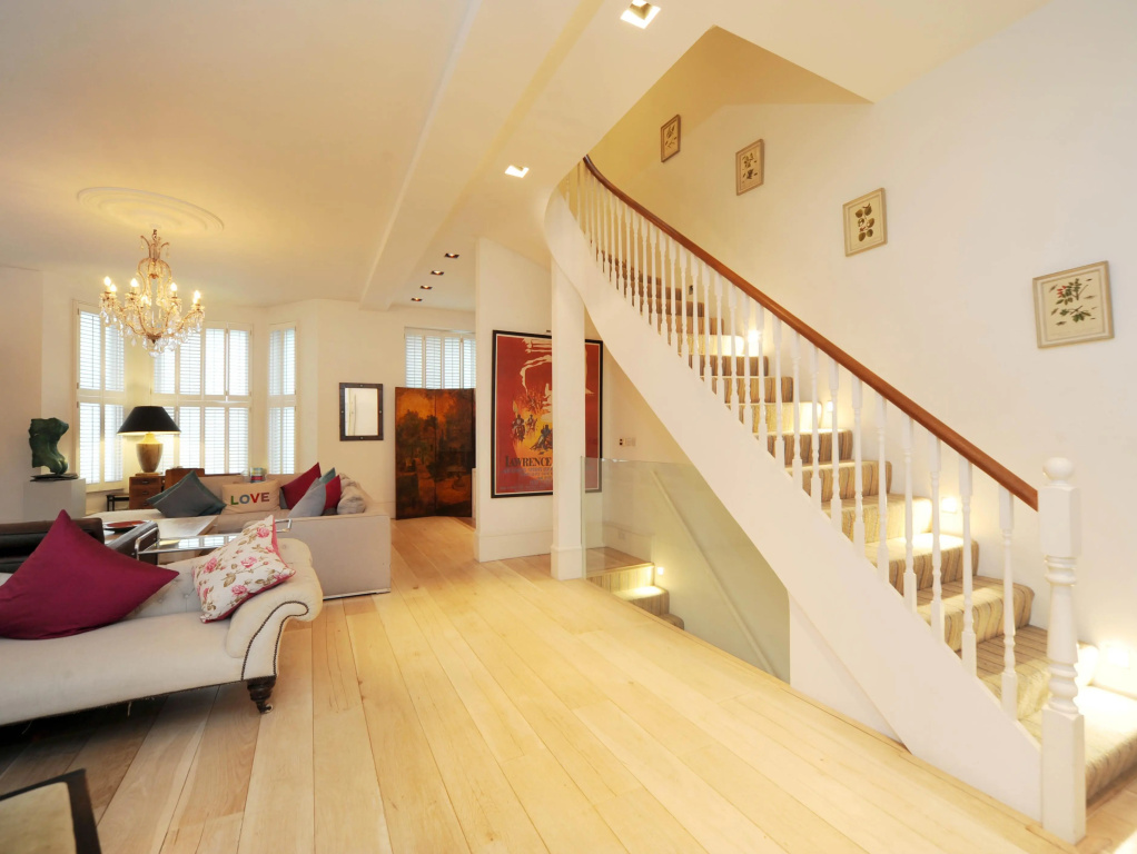 Veeve  Impressive 6 Bed Family Home Holland Park Kensington