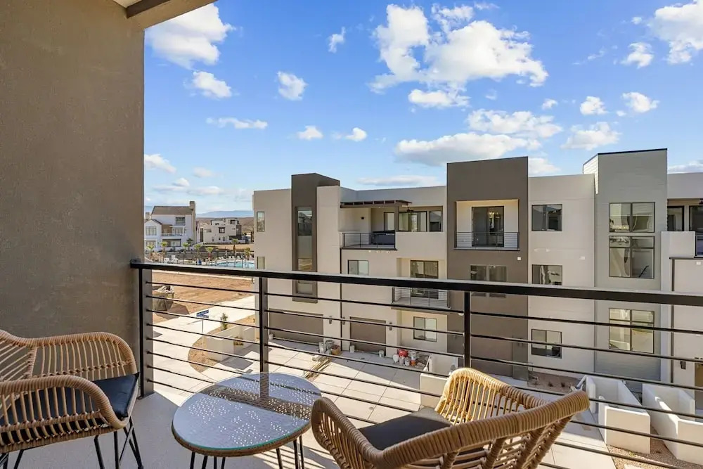 The Fish Bowl 6 Bedroom Townhouse