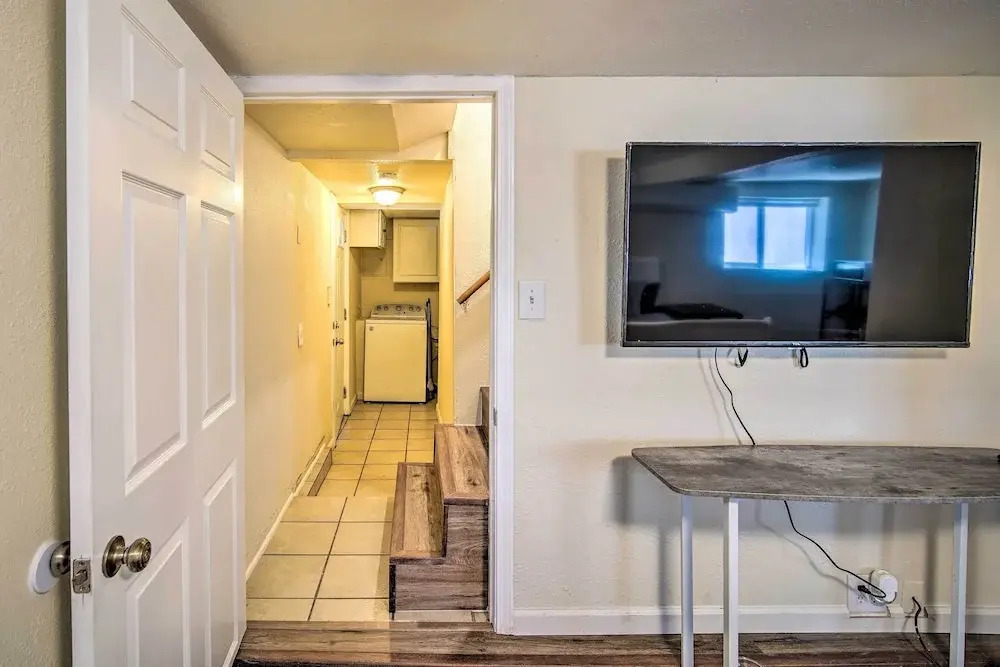 Cozy Crestline Getaway ~ 2 Mi to Lake Gregory
