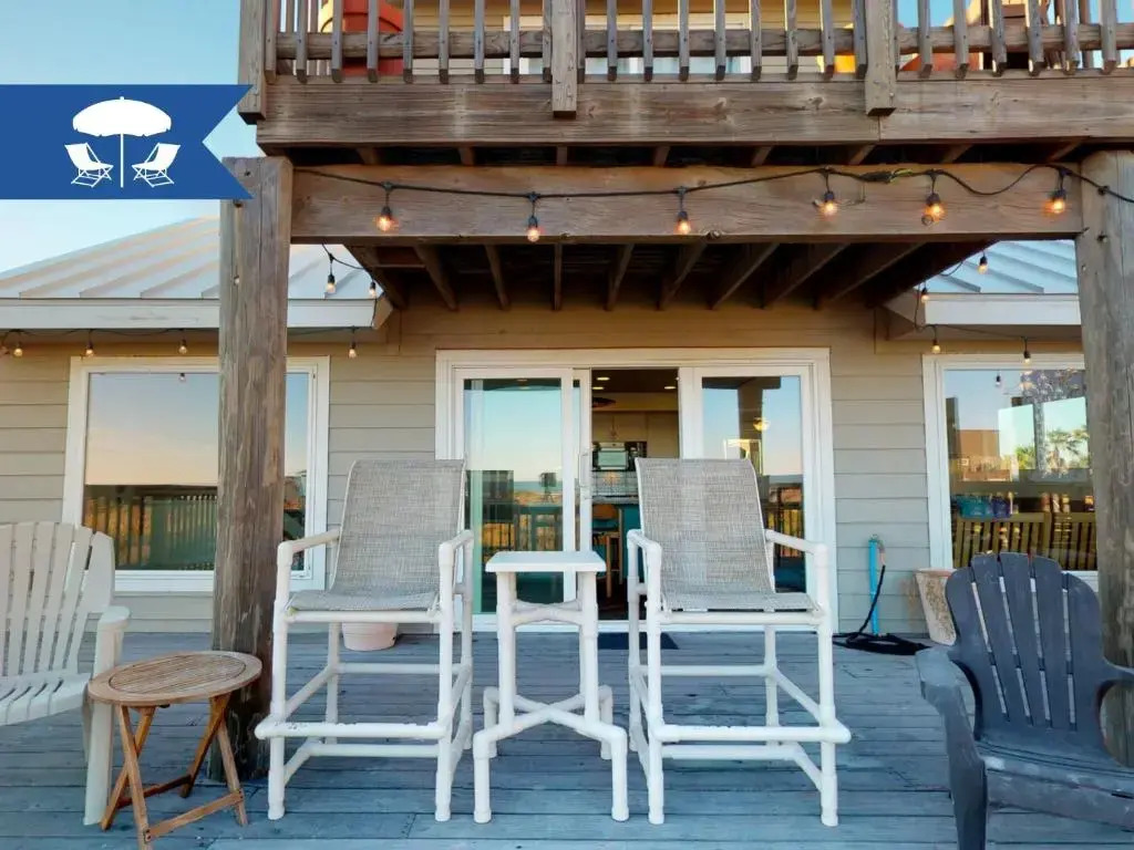 LP6 Well Appointed Home, Large Back Deck, Views of Gulf, Screened in Porch