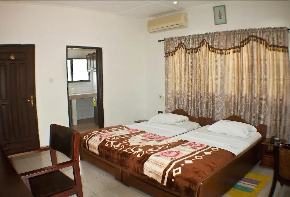 Modak Royal Hotel