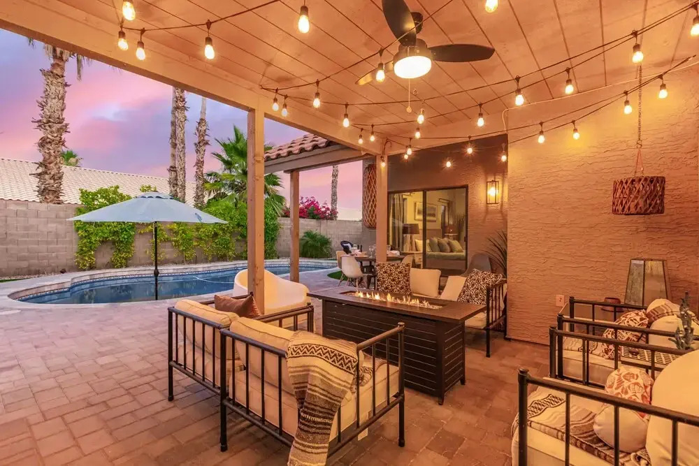 110th Scottsdale 3 Bedroom Home by RedAwning