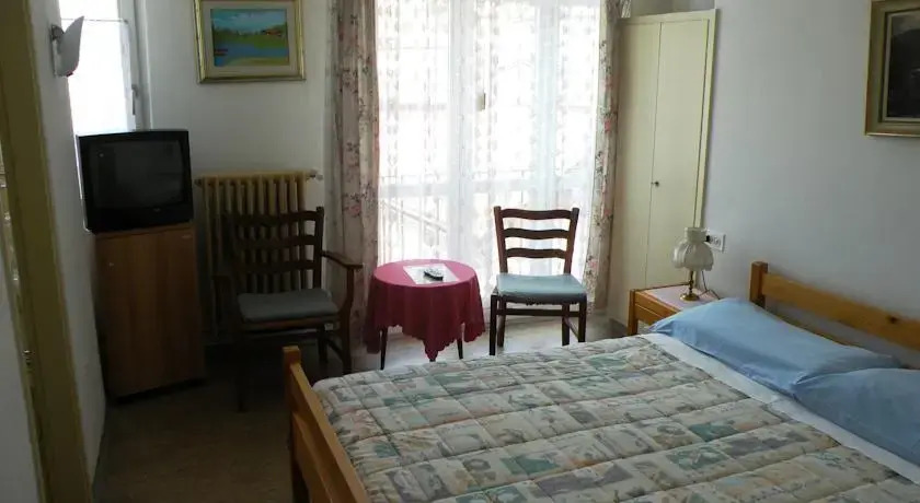 Schloss Locarno - Suites & Apartments