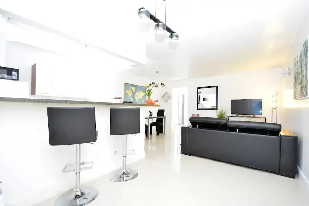 Barbizon on Ocean Drive Apartments