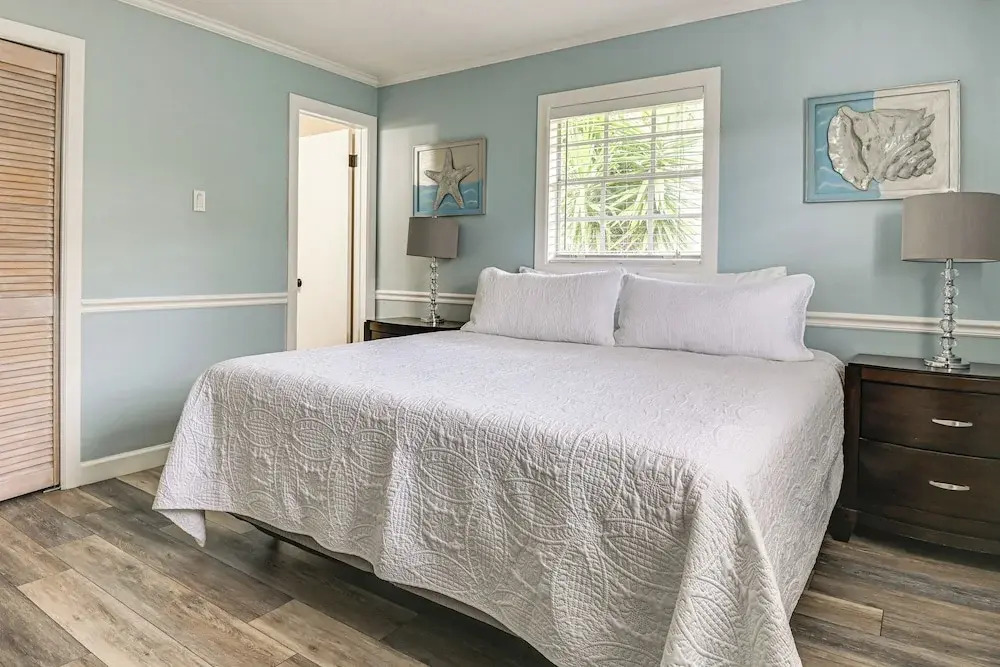 1/2 Mi to River! Poolside Escape on Merritt Island