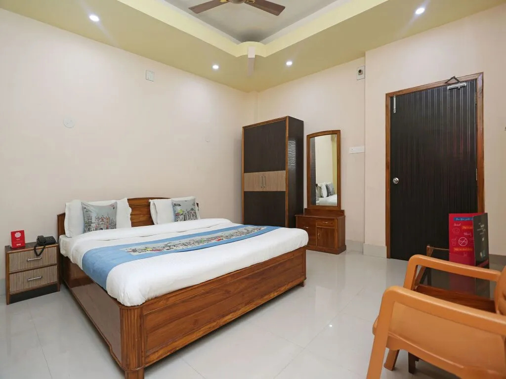 OYO 5051 Silicon Residency
